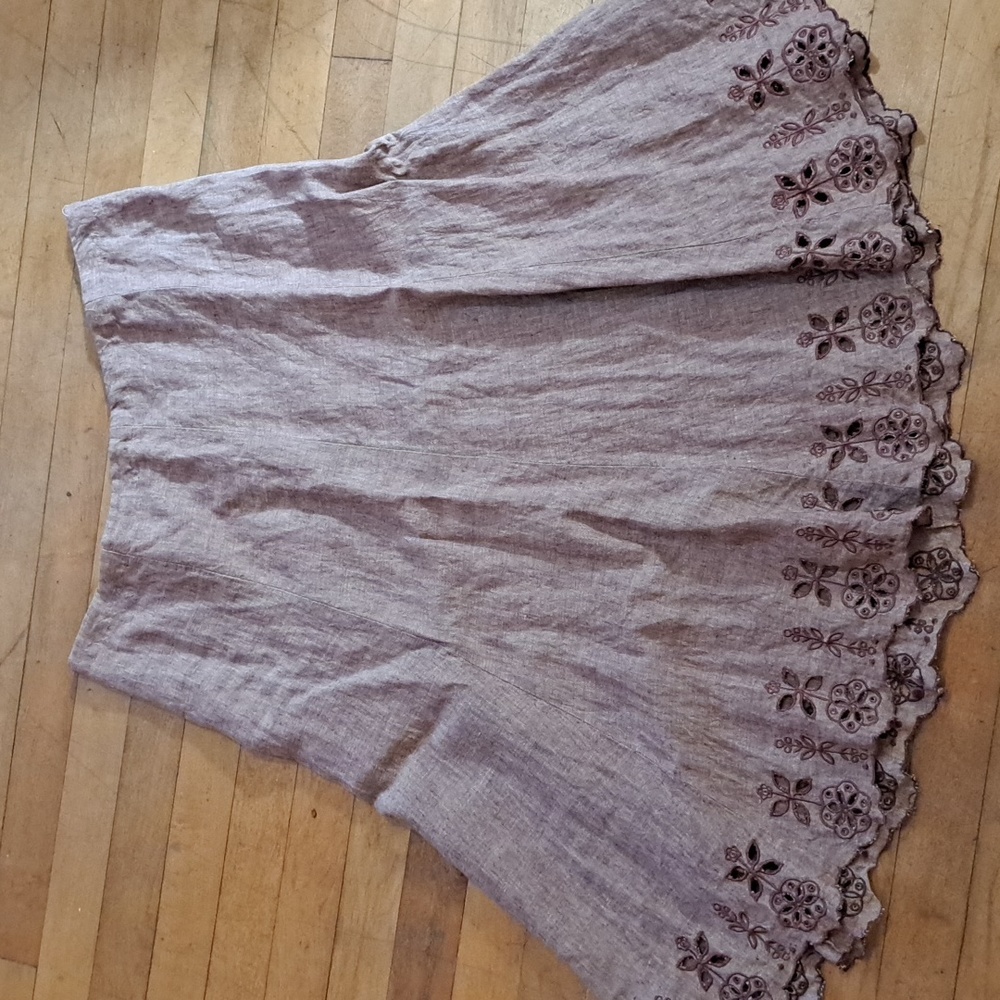 Linen skirt.